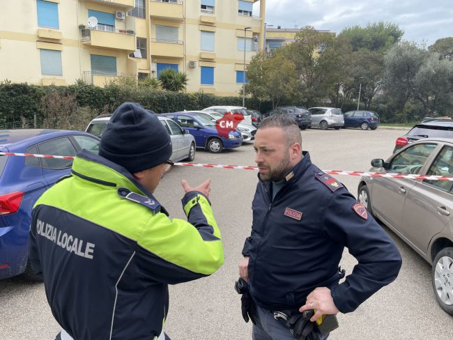 ritrovamento-ordigno-bellico-polizia-e-polizia-locale-via-fermi-civitanova-FDM-4-650x488