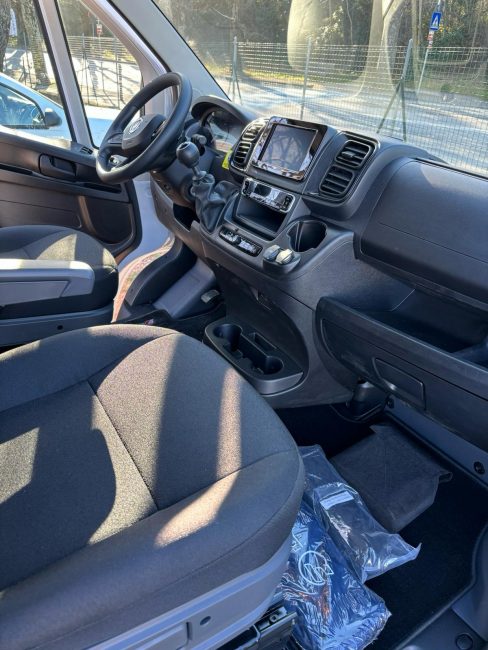 Minivan-nuoto-disabili3-488x650
