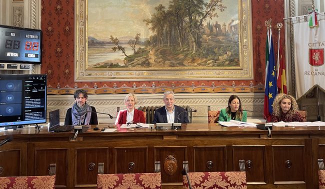 da-sinistra-Stefano-Squadroni-Ass-Rita-Soccio-Sindaco-Antonio-Bravi-Dir.-Francesca-Pallotta-Marianna-Pistolesi
