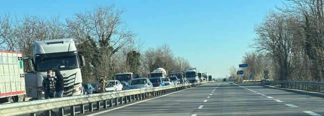 incidente-superstrada-tolentino6-e1706778060345-650x234