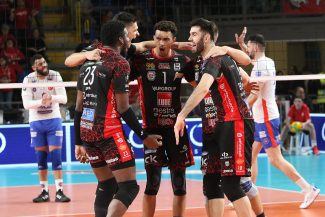 lube-halkbank-9-325x217