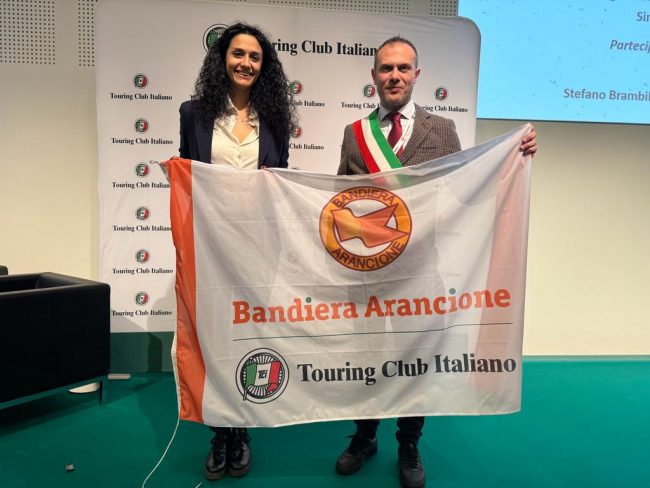 lucarelli-piscini-camerino-Bandiera-Arancione-1-650x488