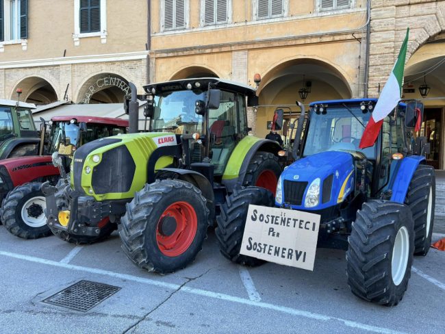 protesta-trattori-san-severino-9-650x488
