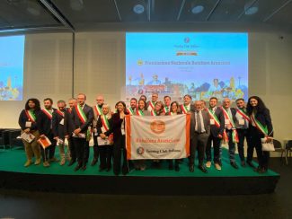 sindaci-marche-Bandiera-Arancione-2024-325x244