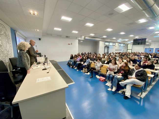 unimc_salone-orientamento24_03-650x488
