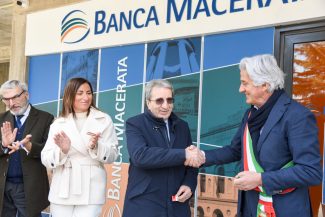 ATM-Banca-Macerata_FF-6-325x217