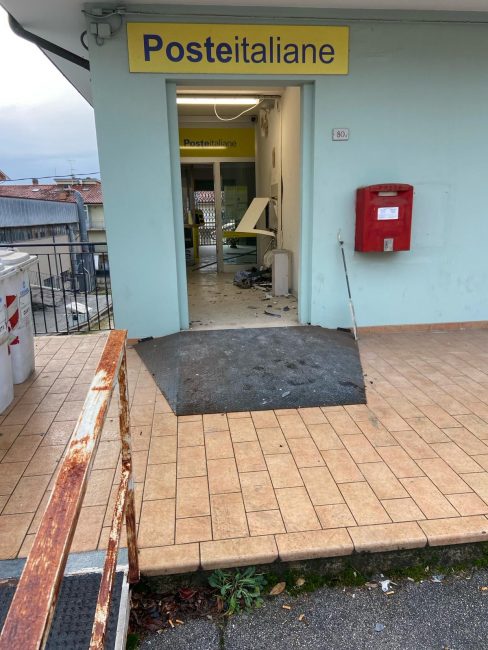bancomat-poste-civitanova2-488x650