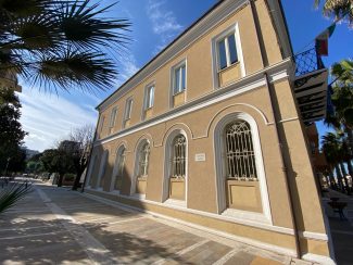 palazzo_comunale_potenza_picena-2-325x244