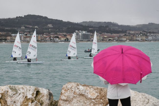 partenza-regata-area-portuale-civitanova-FDM-10-650x433