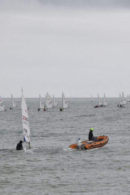 partenza-regata-area-portuale-civitanova-FDM-6-433x650