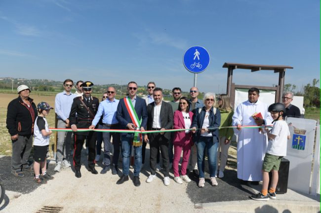 Inaugurazione-stralcio-pista-ciclo-pedonale-4-650x432