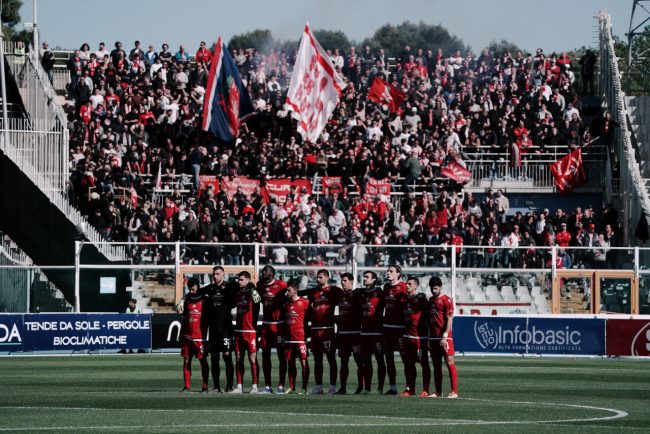 Pescara-Ancona-tifosi-dorici