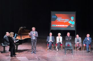 Presentazione-al-Teatro-Pesrsiani