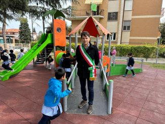 Sindaco-Mariano-Calamita-inaugurazione-parco-giochi-inclusivo