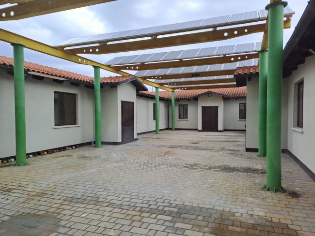 apiro-primaria-inaugurazione-1-650x488