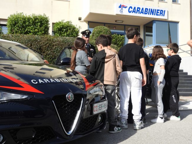 carabinieri-scuola-civitanova-4-650x488