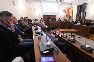 consiglio-comunale-aprile-24-civitanova-FDM-27-325x217