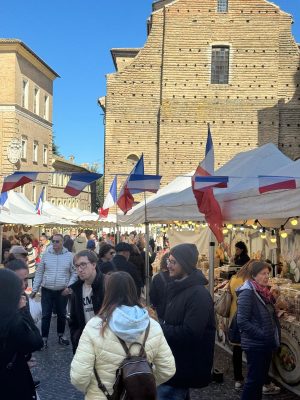 mercatini_francesi-1-300x400