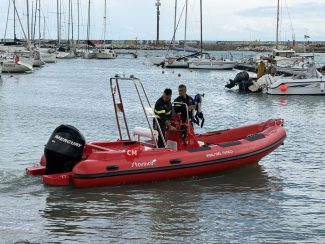 varo-nuovo-gommone-vdf-vigili-del-fuoco-area-portuale-civitanova-FDM-8-325x244