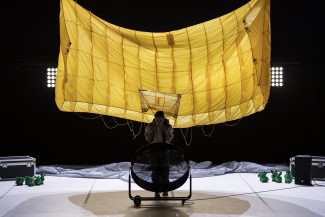 Angelo-della-Storia-by-Sotterraneo-ph.-Giulia-di-Vitantonio_courtesy-Inteatro-festival4-325x217