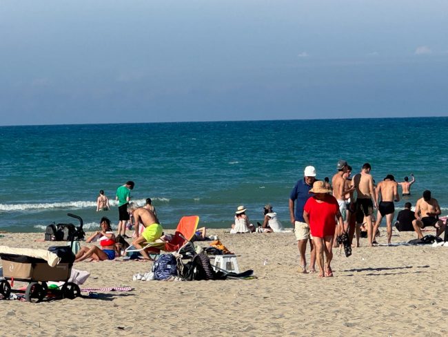 ESTATE-CIVITANOVA-SPIAGGIA-1-650x488