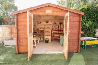 PANCHINE_MELANIA_REA-3-325x217