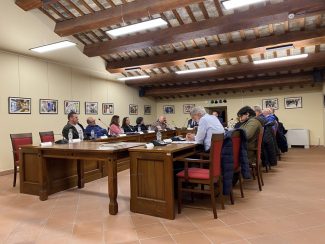 consiglio-comunale-morrovalle-30-aprile-2024-325x244