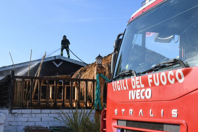 incendio-ristorante-hook-lungomare-sud-civitanova-3-650x433
