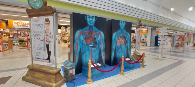 mostra-corpo-umano-centro-commerciale-val-di-chienti-2-650x293