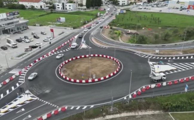 rotatoria-civitanova-superstrada-e1716570129487-650x405