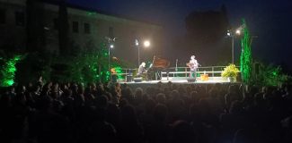 Laura-Marinoni-recital-sull-Orto-del-Colle-dellInfinito-