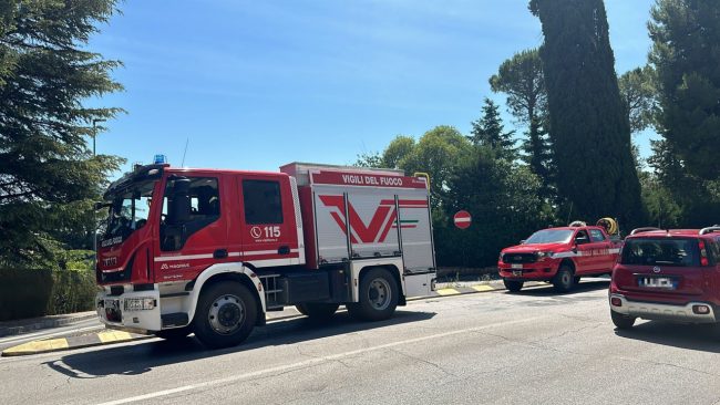 auto-ribaltata-via-roma2_censored-650x366