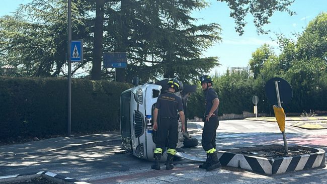 auto-ribaltata-via-roma3_censored-650x366