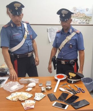 carabinieri-arresto-porto-recanati-325x387-1