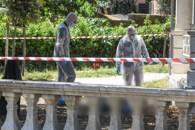 decesso-al-lido-cluana-polizia-scientifica-civitanova-FDM-2-650x433