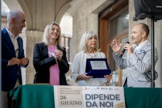 dipende_noi-4-325x217