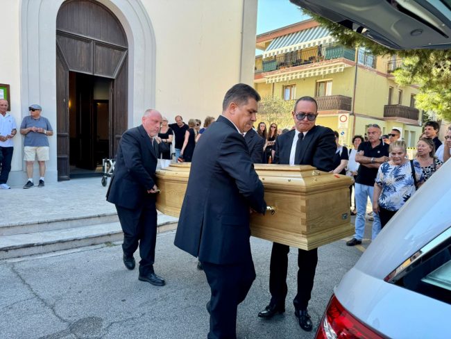 funerale-roberto-vives-2-650x488