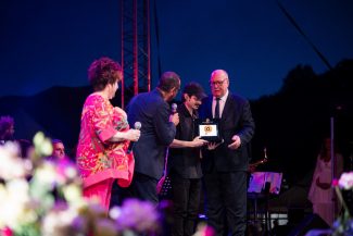 premio-ravera-15-325x217
