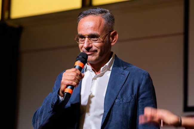 05-08-23-Sefro-Web-05124-650x433