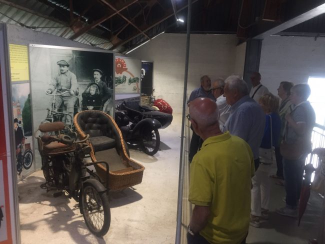 2-Sidecar-in-vimini-a-due-posti-di-inizio-secolo-650x488
