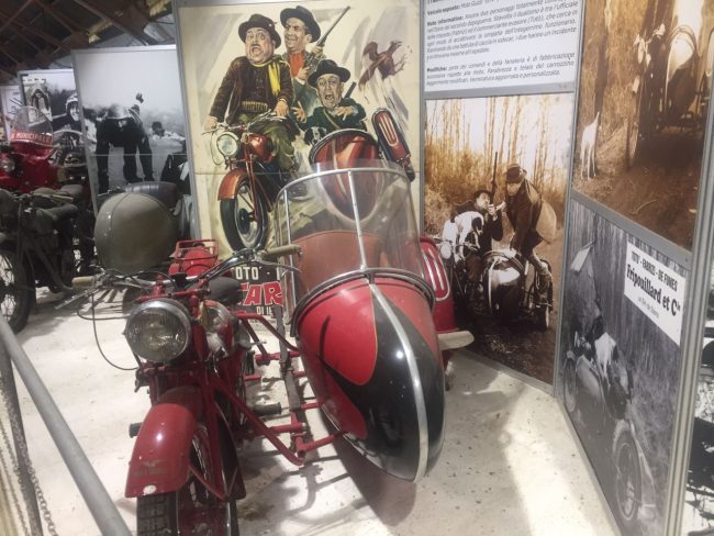 3-Il-sidecar-usato-per-I-TARTASSATI-con-Toto-Fabrizi-e-De-Funes-650x488