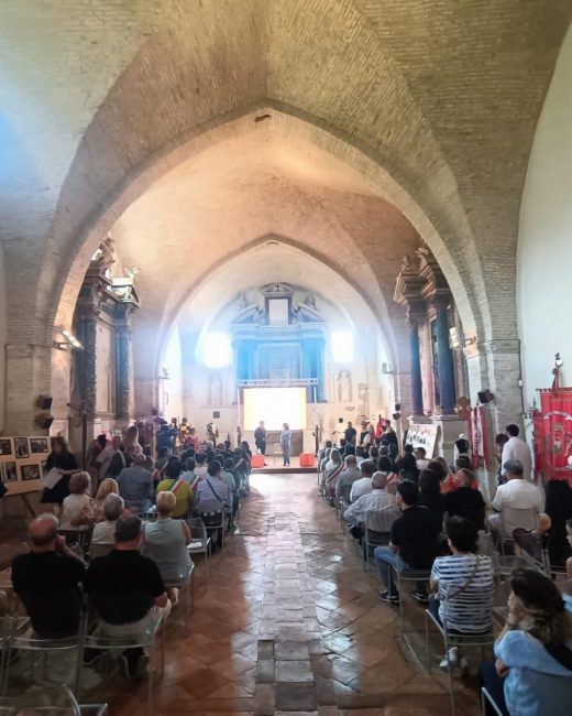 Consegna-Bandiera-Arancione-4-520x650