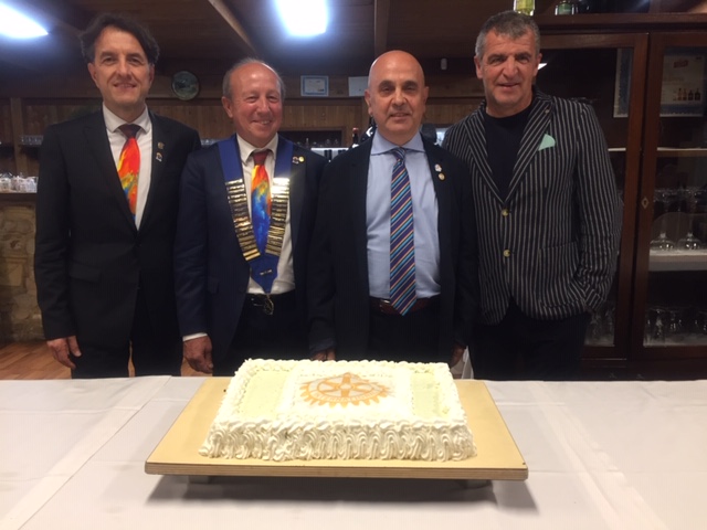 ROTARY-PASSAGGIO-MARTELLETTO-TORTA-IMG_2389