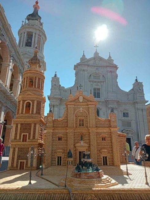 Santuario-Pontificio-della-Santa-Casa-di-Loreto-Covo-2023-489x650