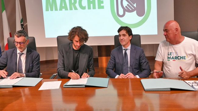 Tamberi_firma_04-650x366