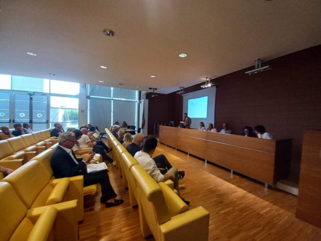 assemblea-cosmari5-650x488