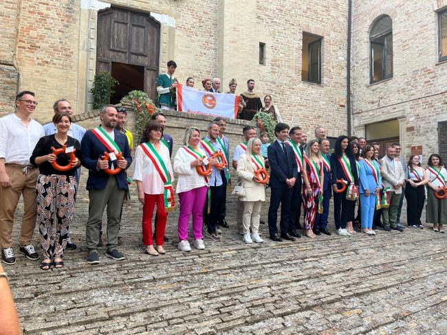 bandiera-arancione-san-severino-2-650x488
