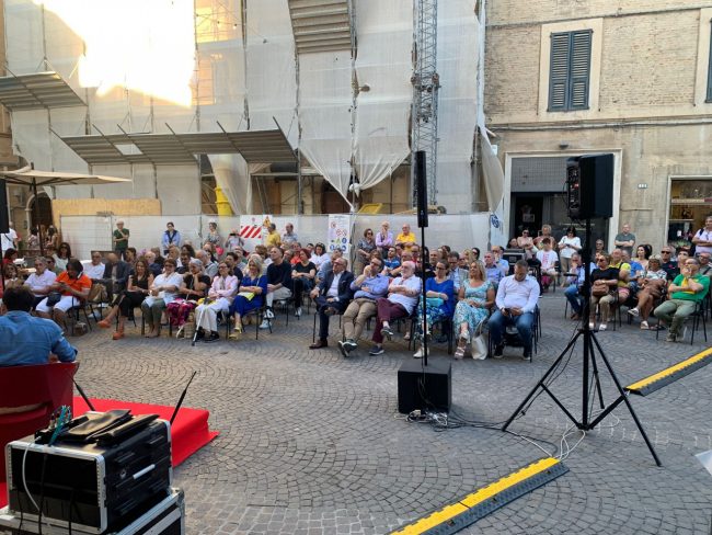 capezzone-piazza-cesare-battisti
