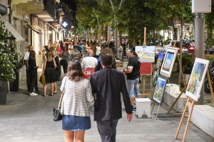 Niente aperture serali dei negozi  «Negati i 25mila euro garantiti»