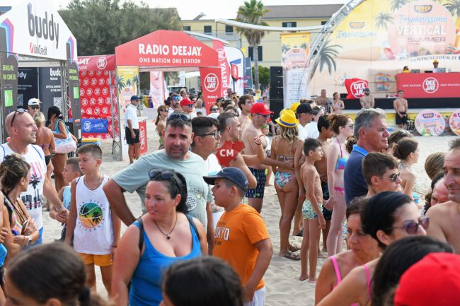 vertical-summer-tour-2024-spiaggia-lungomare-centro-civitanova-FDM-3-650x433